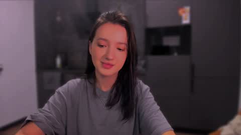 Snapshot of lililaluna chatting on December 12, 1:28 pm ... online show from December 12, 1:28 pm