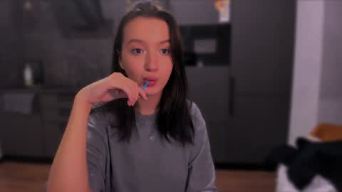 Snapshot of lililaluna chatting on December 12, 6:31 pm ... online show from December 12, 6:31 pm