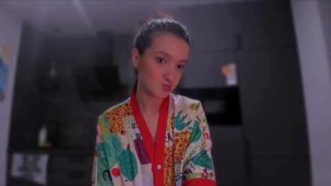 Snapshot of lililaluna chatting on January 2, 1:51 pm ... online show from January 2, 1:51 pm