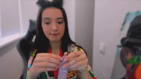 Snapshot of lililaluna chatting on January 14, 9:56 am ... online show from January 14, 9:56 am