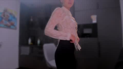 Snapshot of lililaluna chatting on January 17, 3:32 pm ... online show from January 17, 3:32 pm