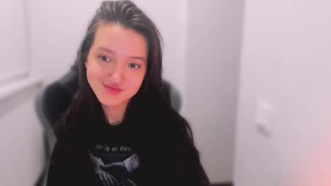 Snapshot of lililaluna chatting on February 1, 8:37 pm ... online show from February 1, 8:37 pm