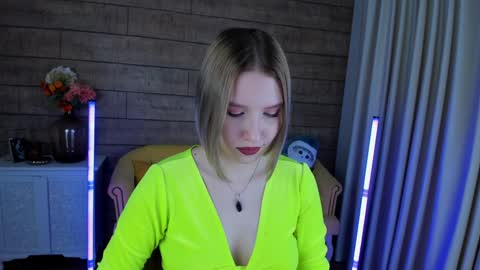 LiliLinn online show from January 28, 7:43 am