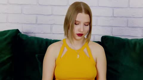 LiliLinn online show from February 3, 11:20 am