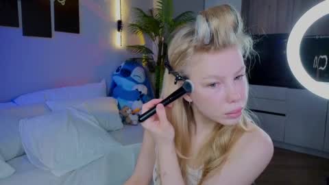 lililok101 online show from May 7, 2:06 am