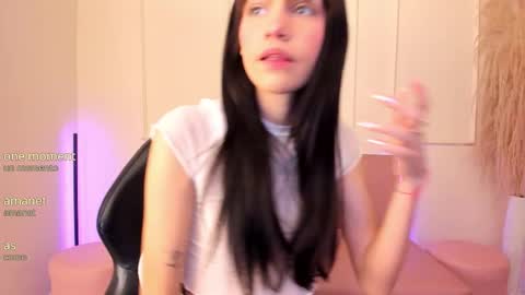 Lilly online show from November 21, 12:15 pm