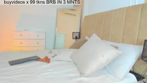 Lili  online show from March 3, 5:42 am