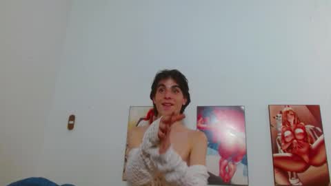 Snapshot of lilit233 chatting on February 27, 8:53 pm lilit233 online show from February 27, 8:53 pm