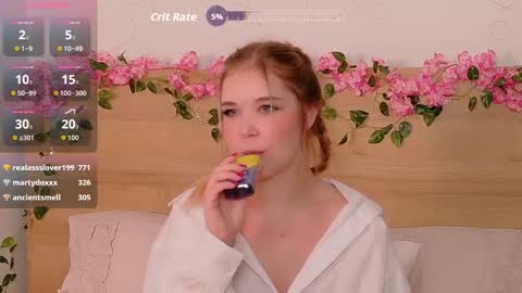 Snapshot of lilith_bonheur chatting on September 27, 3:33 am Lilith Bonheur online show from September 27, 3:33 am