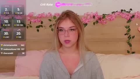 Snapshot of lilith_bonheur chatting on October 5, 11:13 pm Lilith Bonheur online show from October 5, 11:13 pm