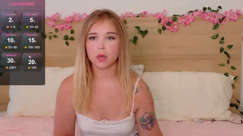 Snapshot of lilith_bonheur chatting on October 17, 11:40 pm Lilith Bonheur online show from October 17, 11:40 pm