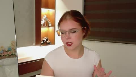 Lilith Bonheur online show from June 27, 10:04 pm