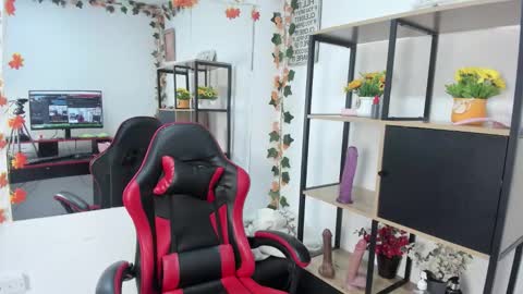 Snapshot of lilith_cooper20 chatting on October 1, 10:16 pm lilith cooper20 online show from October 1, 10:16 pm