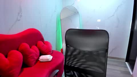 lilith cooper20 online show from October 24, 9:33 pm