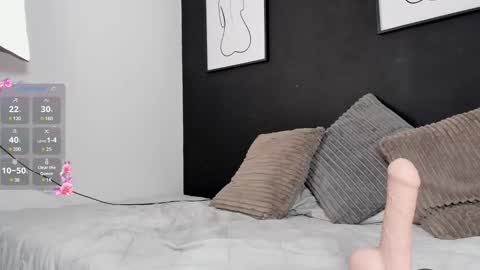 Lili  online show from March 10, 2:59 pm