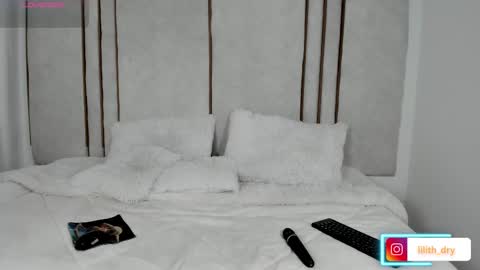 lilith_dry online show from October 10, 4:06 pm
