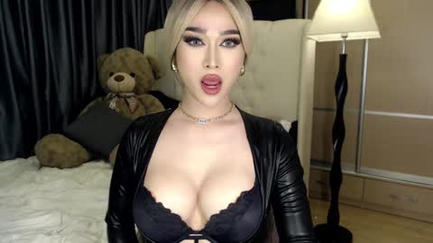 Snapshot of lilith_mazikeen69 chatting on December 5, 11:29 pm QUEEN LILITH BORBON online show from December 5, 11:29 pm