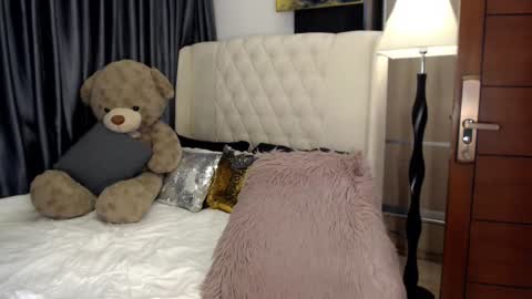 Snapshot of lilith_mazikeen69 chatting on December 10, 9:33 pm QUEEN LILITH BORBON online show from December 10, 9:33 pm