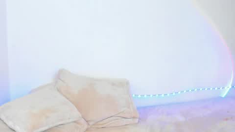 Lilith Salvatore online show from April 5, 2:09 am