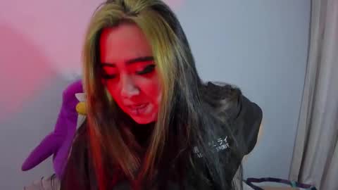 Snapshot of lilith_zenith20 chatting on November 21, 5:06 am Lilith online show from November 21, 5:06 am