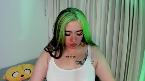 Snapshot of lilith_zenith20 chatting on December 1, 4:17 am Lilith online show from December 1, 4:17 am