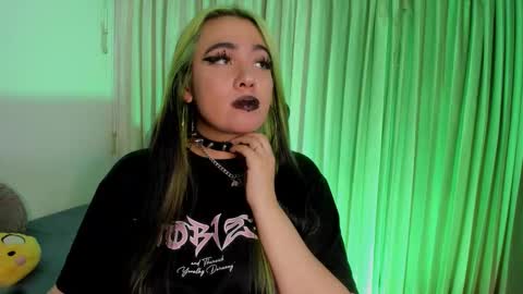 Snapshot of lilith_zenith20 chatting on December 15, 4:06 am Lilith online show from December 15, 4:06 am