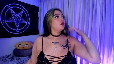 Snapshot of lilith_zenith20 chatting on December 22, 3:58 am Lilith online show from December 22, 3:58 am