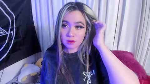 Snapshot of lilith_zenith20 chatting on February 21, 3:40 am Lilith online show from February 21, 3:40 am