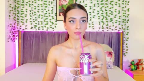 Snapshot of lilithcapri777 chatting on February 3, 10:09 am Lily online show from February 3, 10:09 am