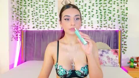 Snapshot of lilithcapri777 chatting on February 18, 10:11 am Lily online show from February 18, 10:11 am