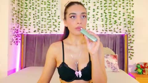 Snapshot of lilithcapri777 chatting on February 20, 10:38 am Lily online show from February 20, 10:38 am
