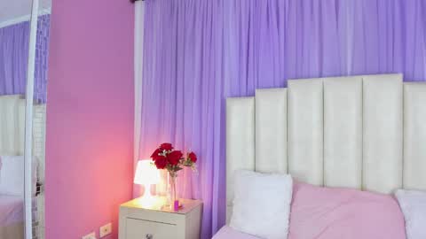 Snapshot of lilithmars69 chatting on January 18, 10:39 am Lilith online show from January 18, 10:39 am