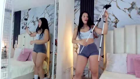 Snapshot of lilithmars69 chatting on November 25, 6:35 am Lilith online show from November 25, 6:35 am