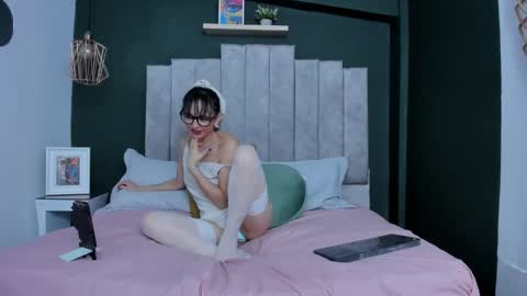 Lili  online show from December 19, 7:10 pm