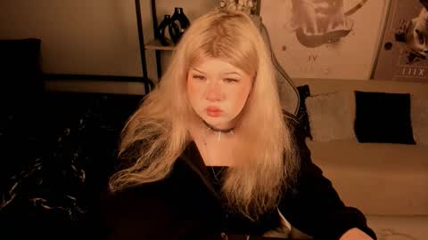 LilithNelson online show from October 7, 5:32 pm