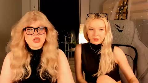 Snapshot of lilithnelson chatting on June 27, 12:22 pm LilithNelson online show from June 27, 12:22 pm