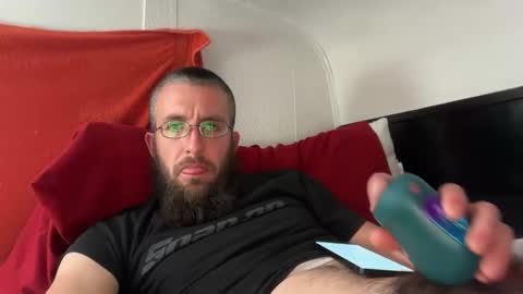 Snapshot of liliths_duck chatting on April 14, 1:44 am liliths_duck online show from April 14, 1:44 am