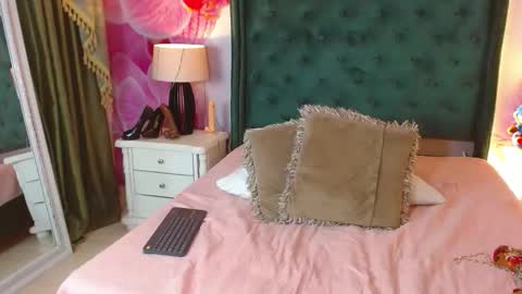 Lilith Snoop online show from December 13, 7:53 pm