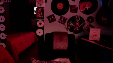 Snapshot of lilithword chatting on October 12, 6:40 pm Call me Lilith online show from October 12, 6:40 pm