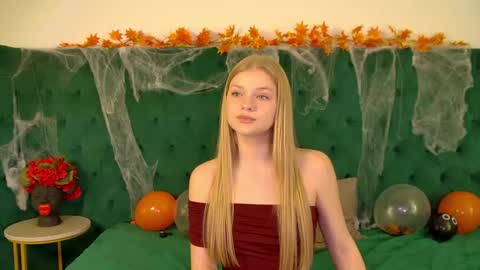 lilitrosen online show from November 3, 6:20 pm