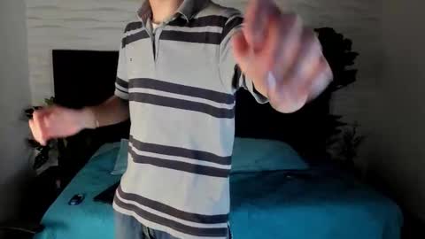 Snapshot of liljames_ chatting on November 16, 8:14 pm Lil James online show from November 16, 8:14 pm