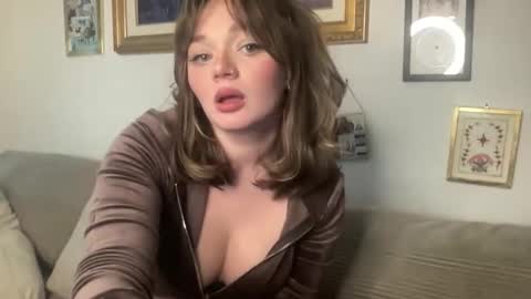 lilldaddysgirl online show from November 25, 11:27 pm