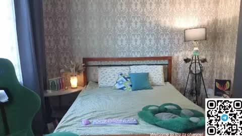 Snapshot of lill_mary chatting on April 29, 2:04 am Maria online show from April 29, 2:04 am