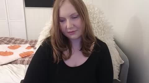 Anni online show from December 5, 1:52 pm