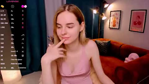 Lillian online show from July 7, 8:40 am