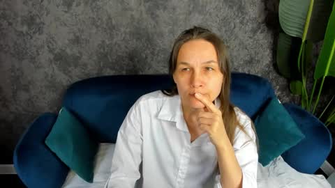 lillian_white1 online show from February 23, 7:22 am