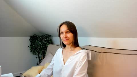 lillian_white1 online show from February 27, 12:02 pm