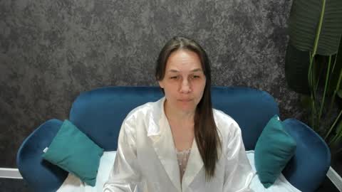 lillian_white1 online show from March 3, 2:15 pm