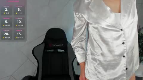 lillian_white1 online show from September 10, 12:10 am