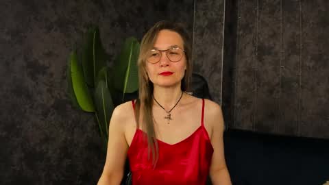 Snapshot of lillian_white1 chatting on May 30, 11:46 pm lillian_white1 online show from May 30, 11:46 pm